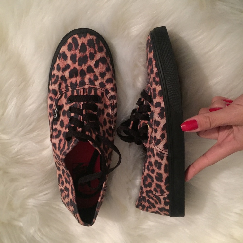 Leopard Vans
